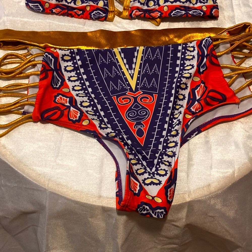 Two piece - Picture 2 of 6